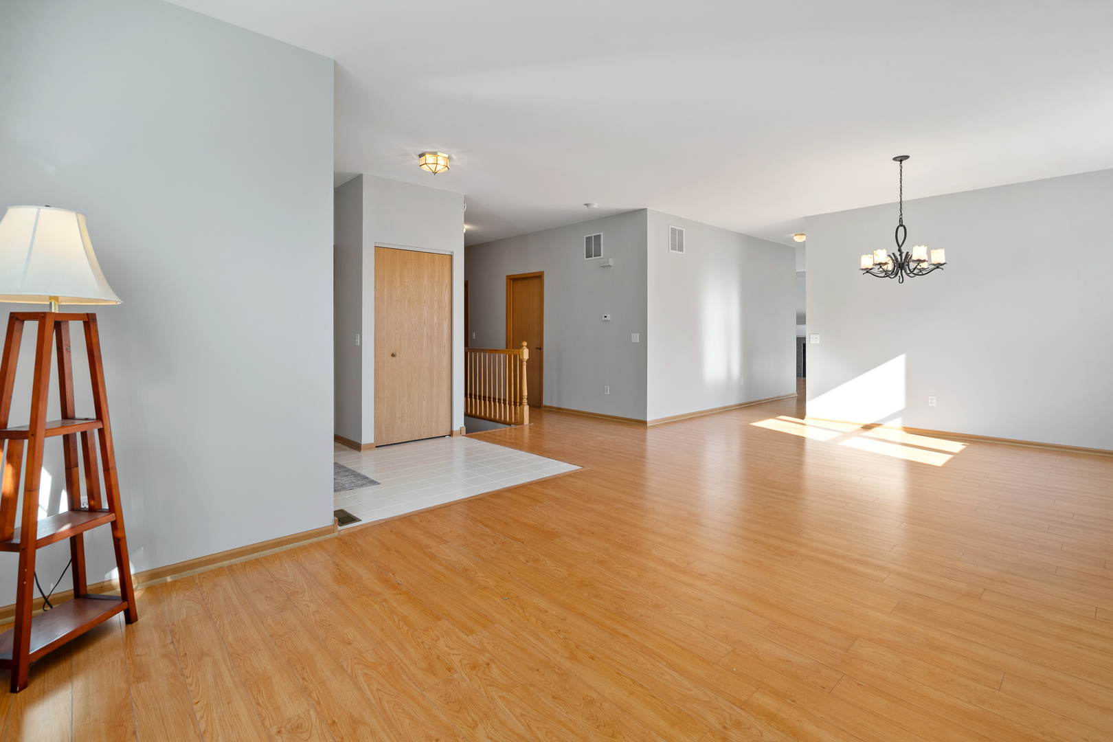 721 S Wellston Lane, Romeoville, IL 60446