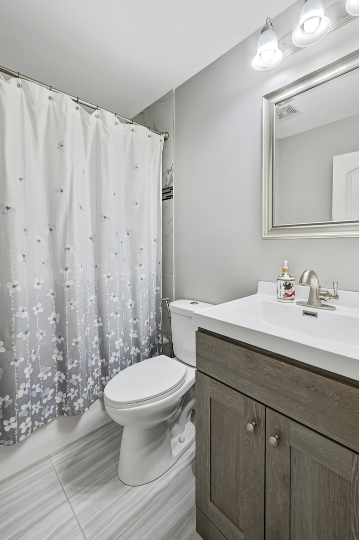 168 Thornhurst Road, Bolingbrook, IL 60440