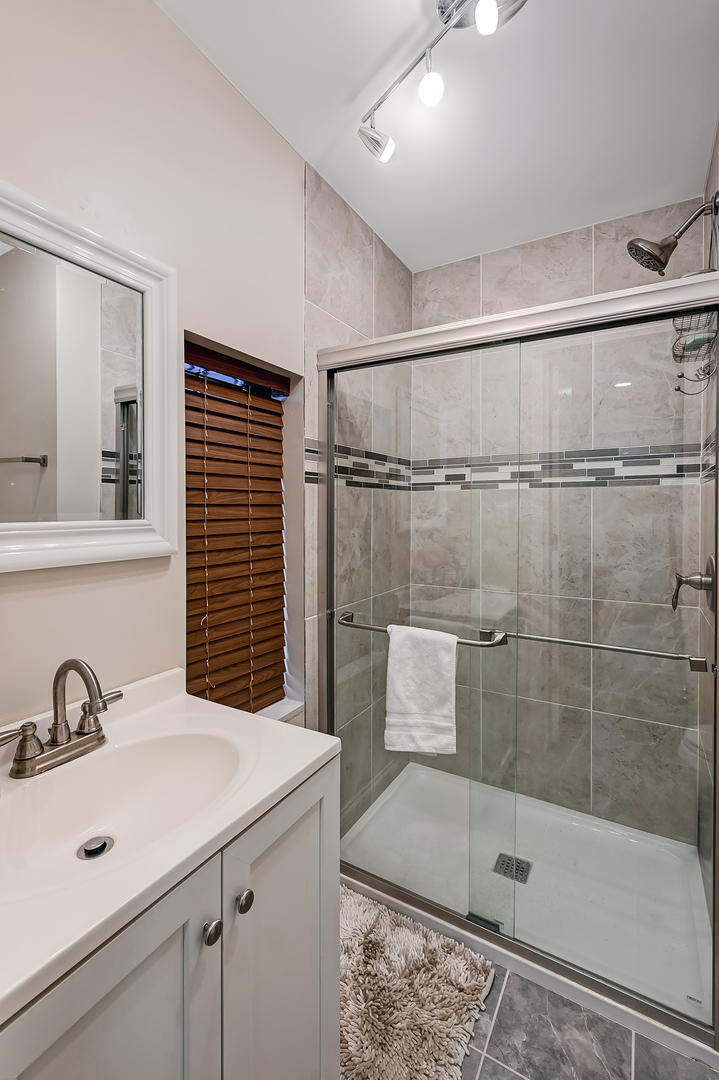 168 Thornhurst Road, Bolingbrook, IL 60440