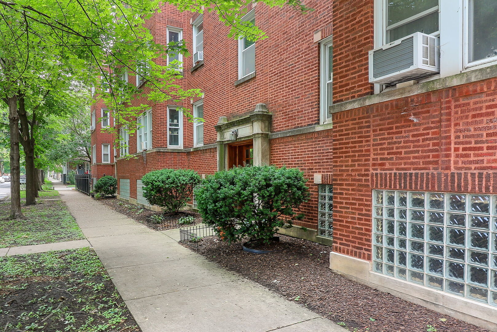 3707 W CULLOM Avenue #1, Chicago, IL 60618