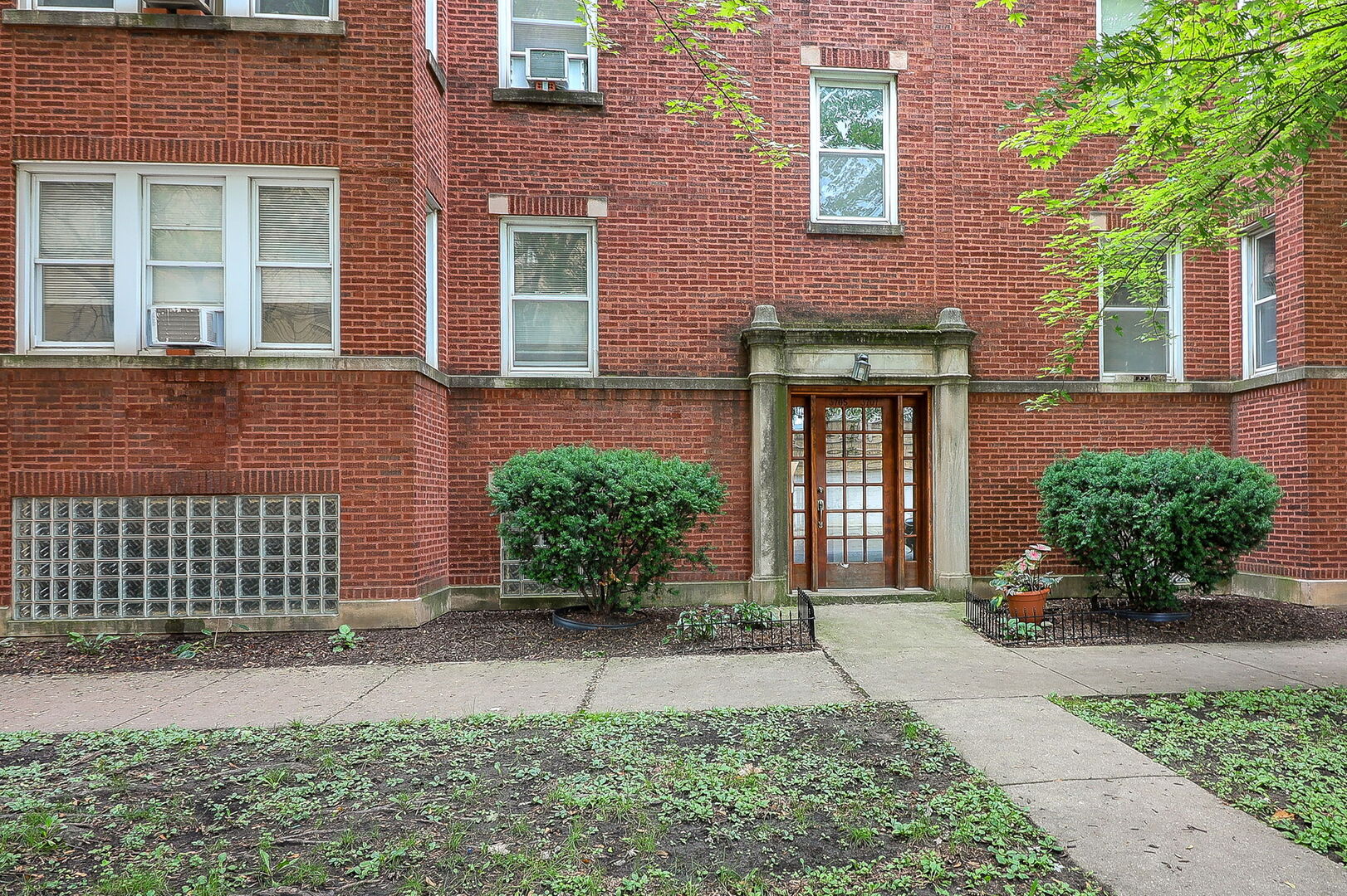 3707 W CULLOM Avenue #1, Chicago, IL 60618