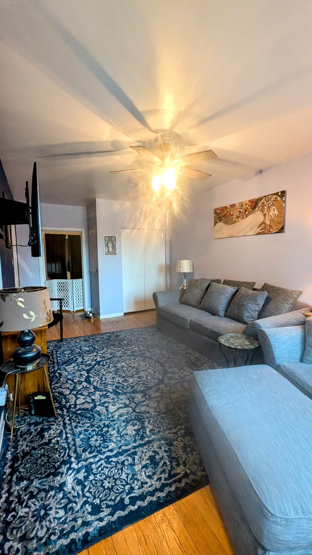 3707 W CULLOM Avenue #1, Chicago, IL 60618