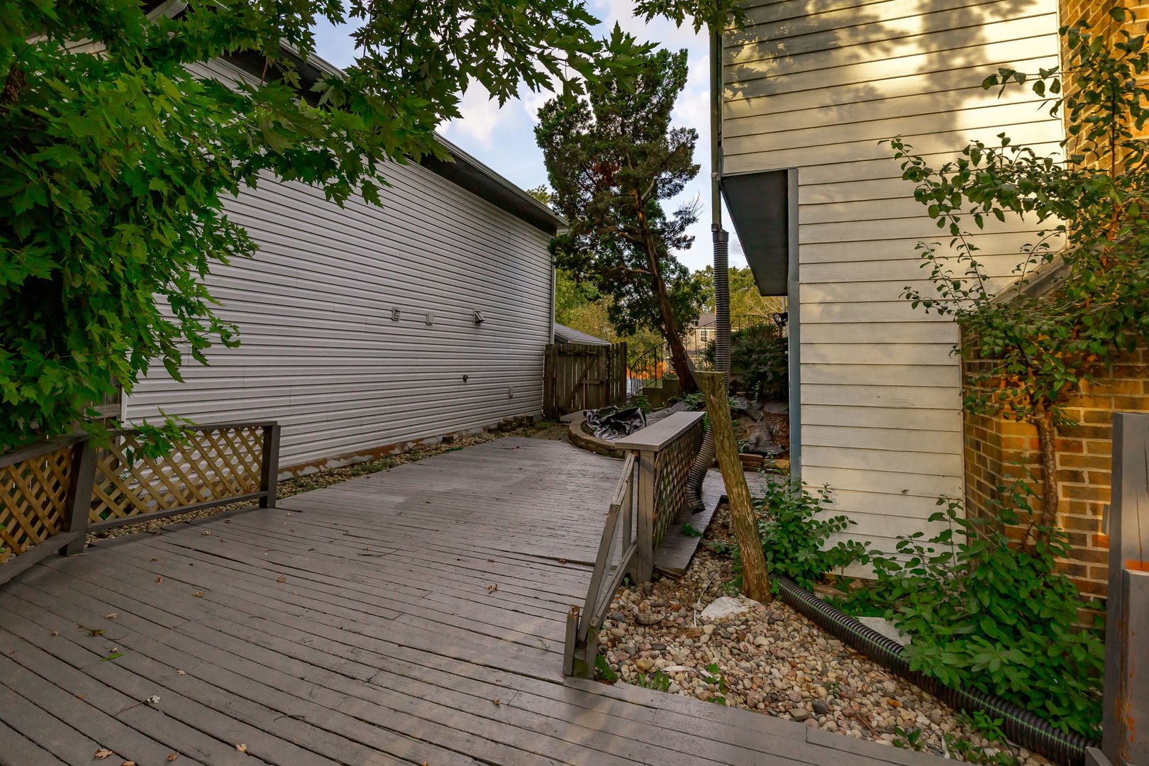 214 Far Hills Drive, Bolingbrook, IL 60440