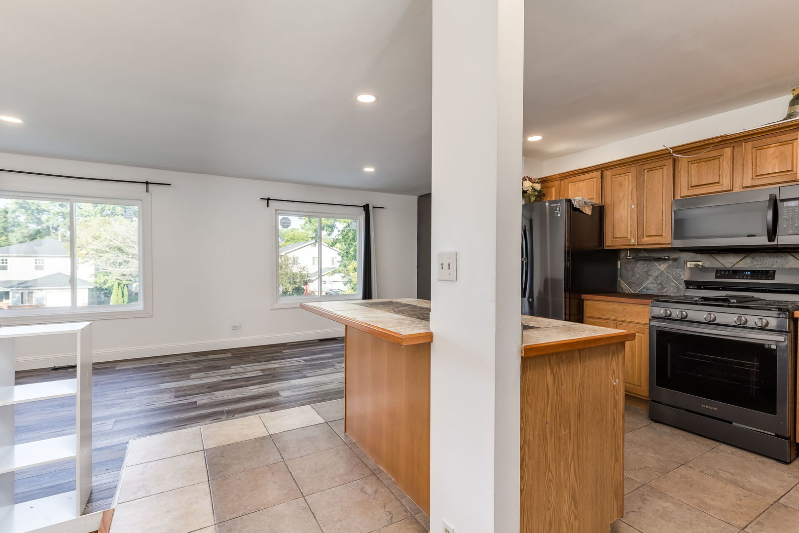 214 Far Hills Drive, Bolingbrook, IL 60440