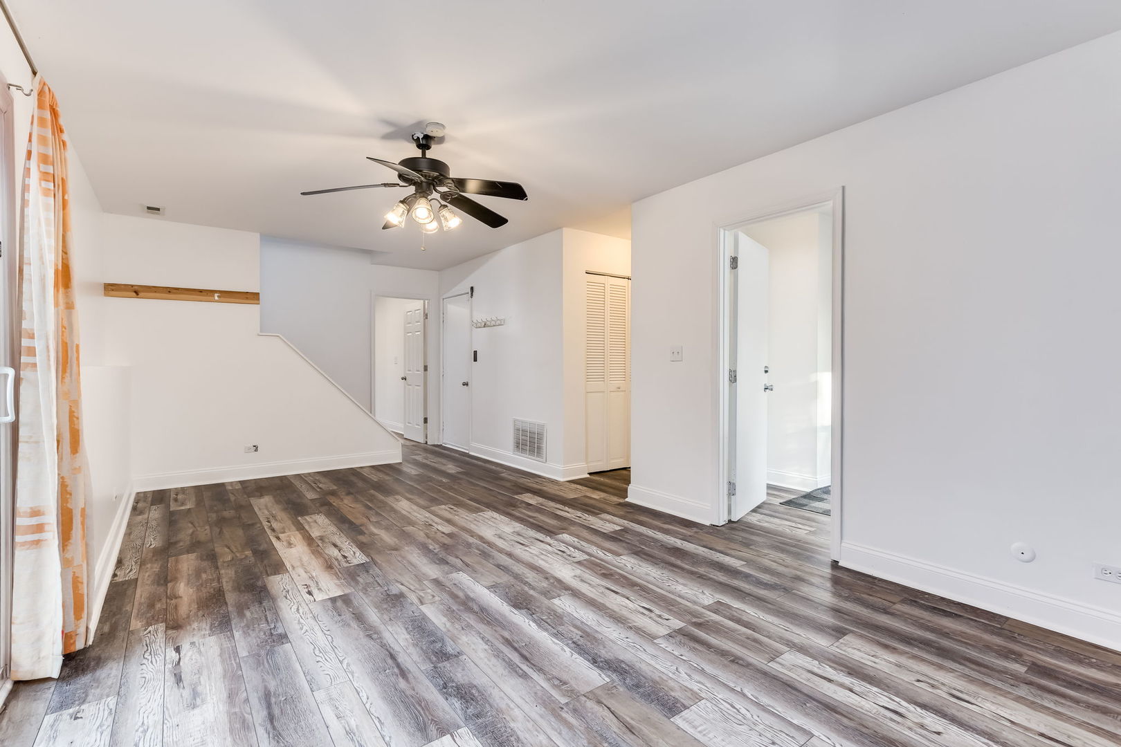 214 Far Hills Drive, Bolingbrook, IL 60440