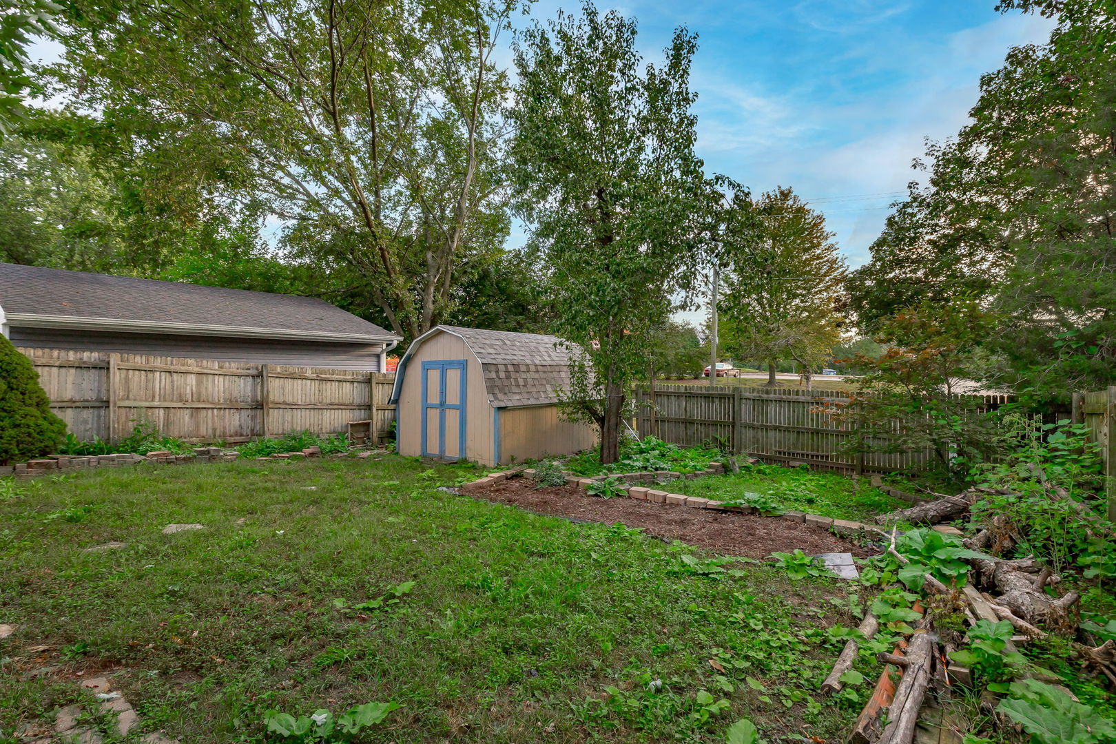 214 Far Hills Drive, Bolingbrook, IL 60440