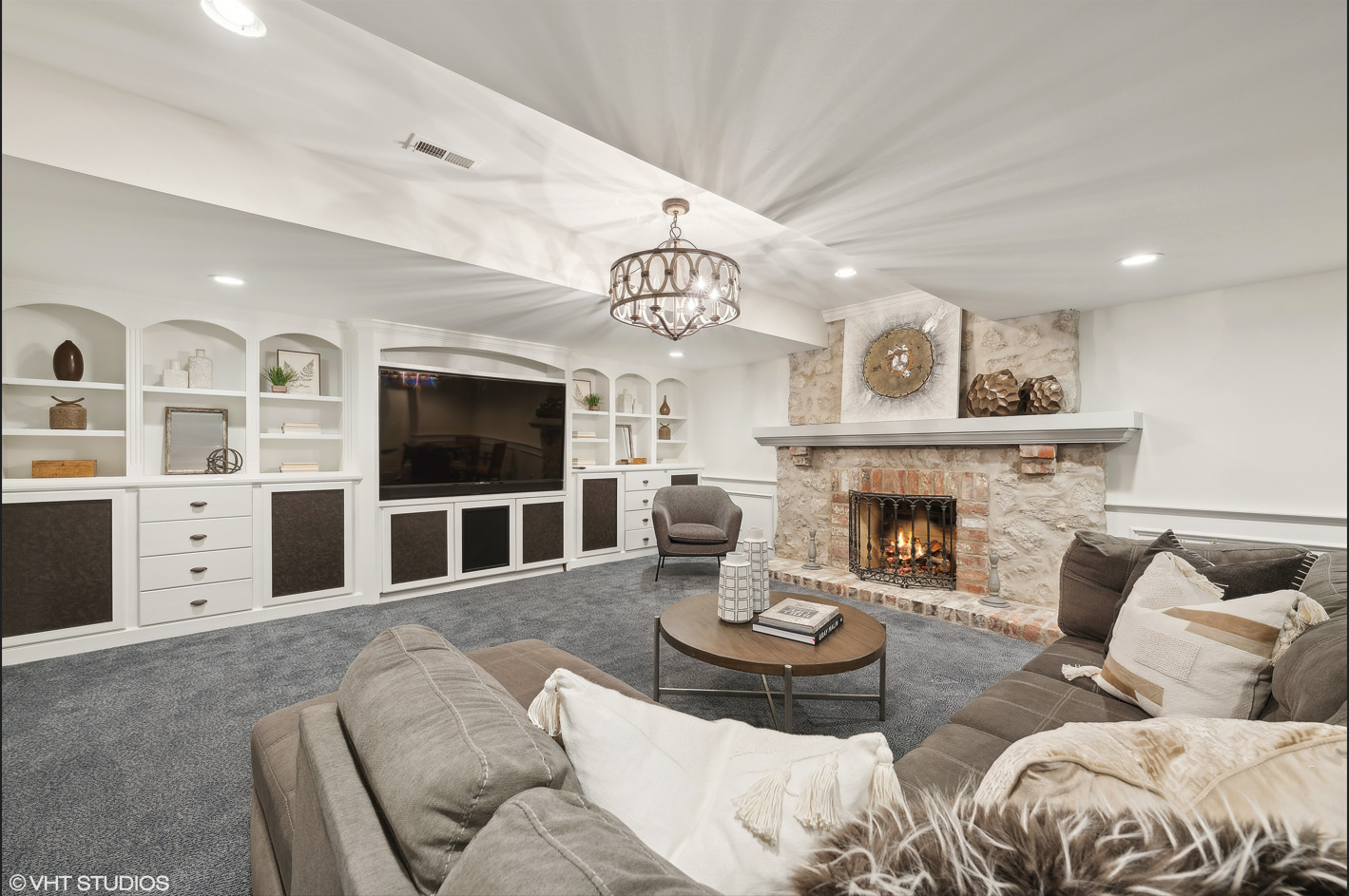 34W033 White Thorne Road, Wayne, IL 60184