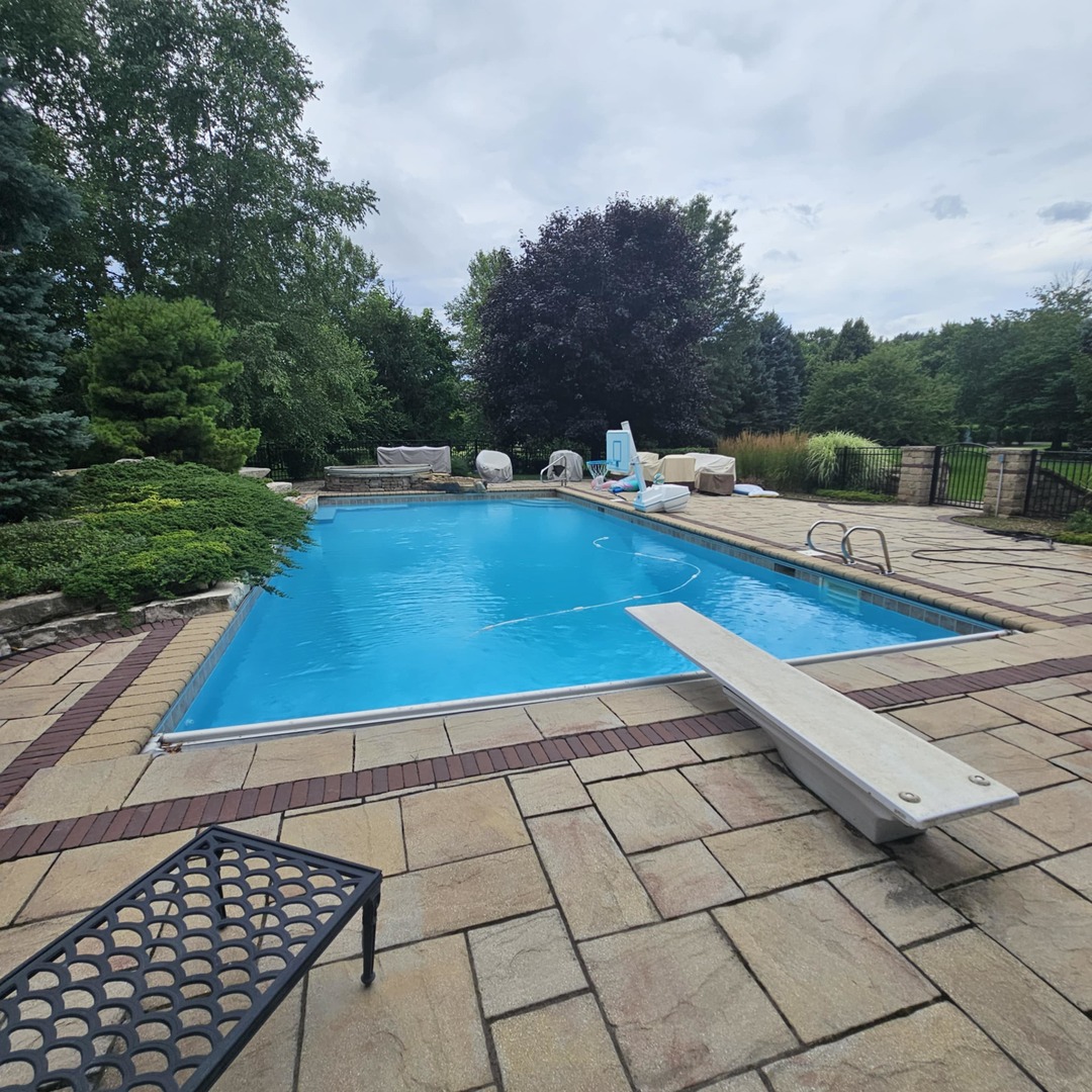 34W033 White Thorne Road, Wayne, IL 60184