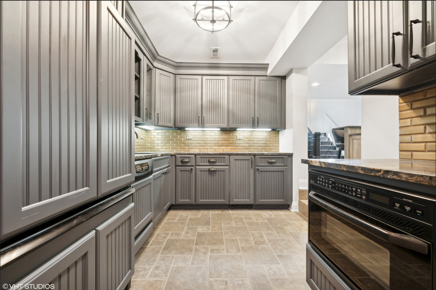 34W033 White Thorne Road, Wayne, IL 60184