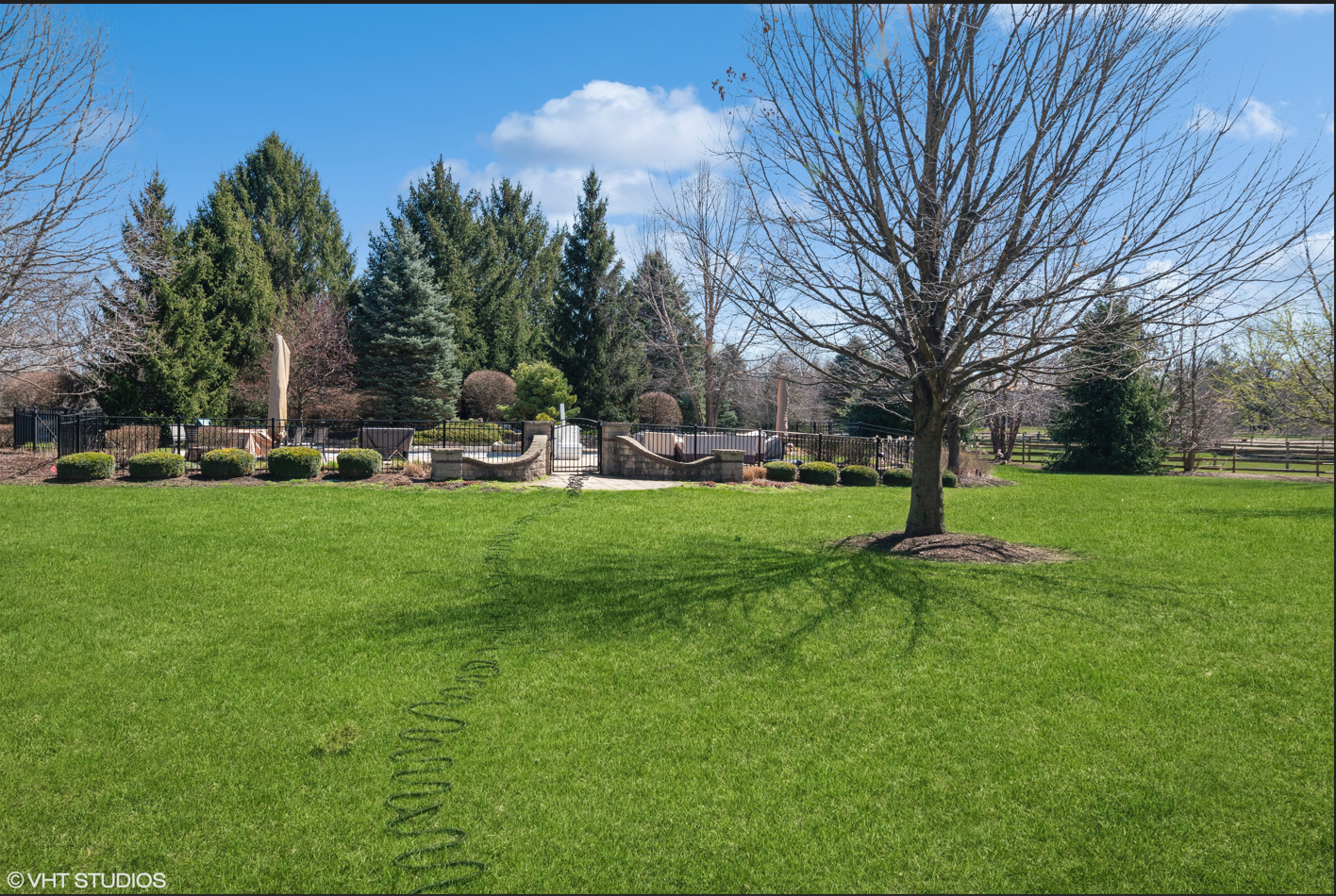 34W033 White Thorne Road, Wayne, IL 60184