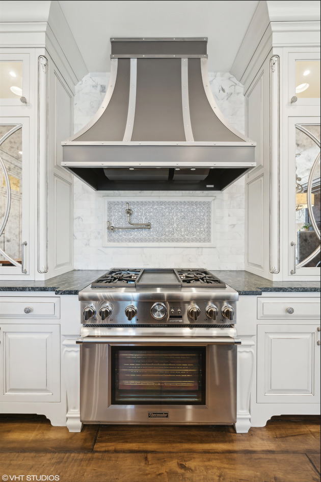 34W033 White Thorne Road, Wayne, IL 60184