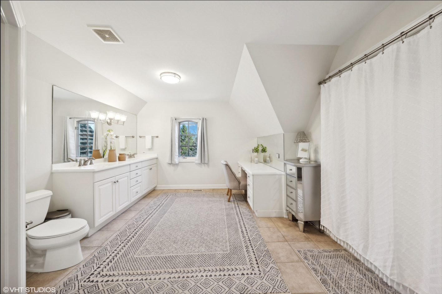 34W033 White Thorne Road, Wayne, IL 60184