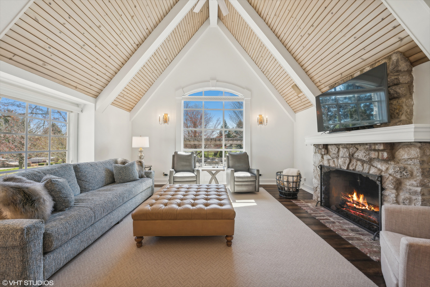 34W033 White Thorne Road, Wayne, IL 60184