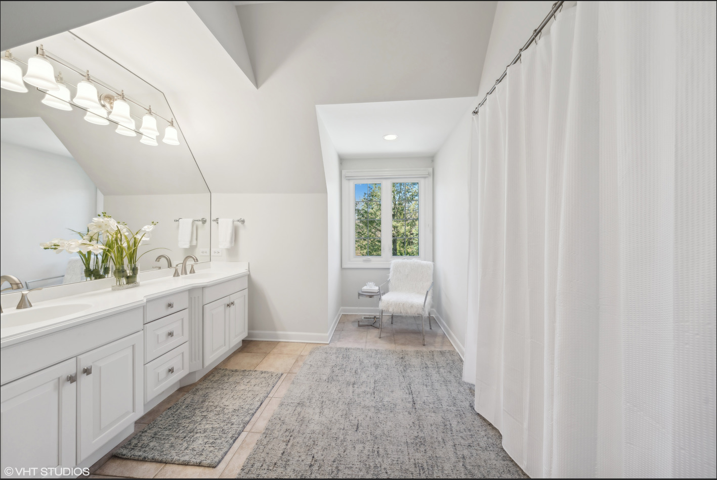 34W033 White Thorne Road, Wayne, IL 60184