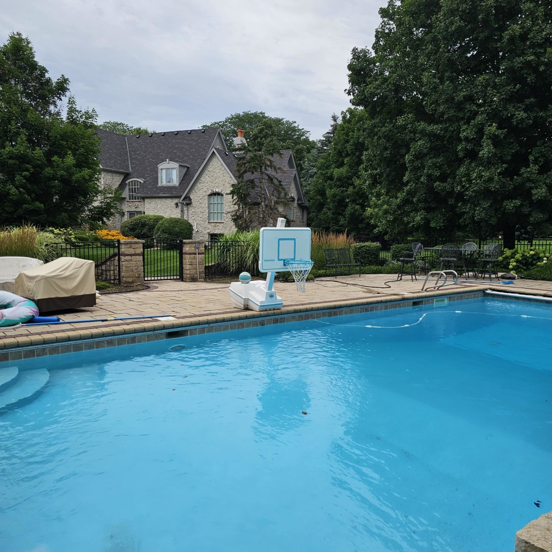 34W033 White Thorne Road, Wayne, IL 60184