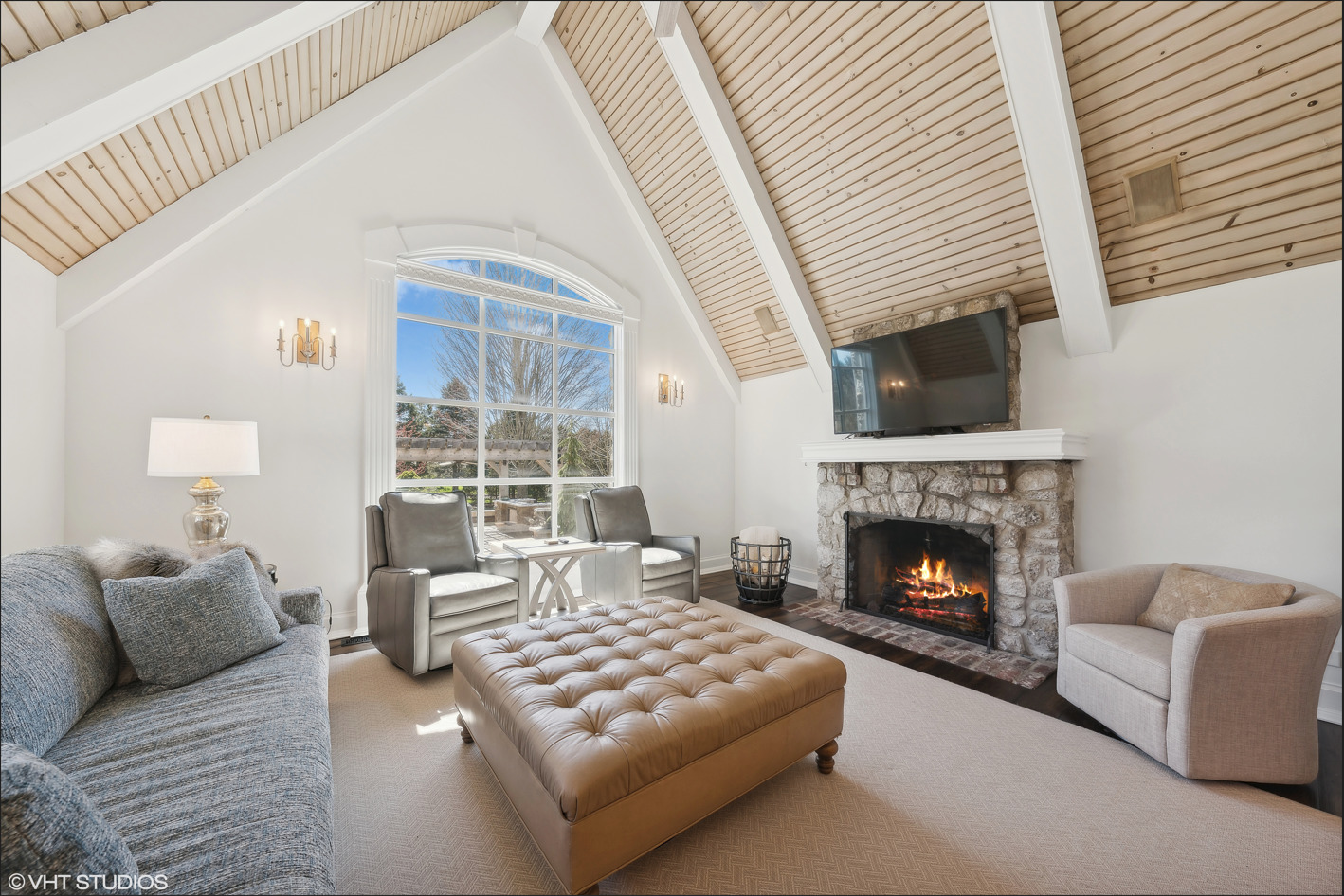 34W033 White Thorne Road, Wayne, IL 60184