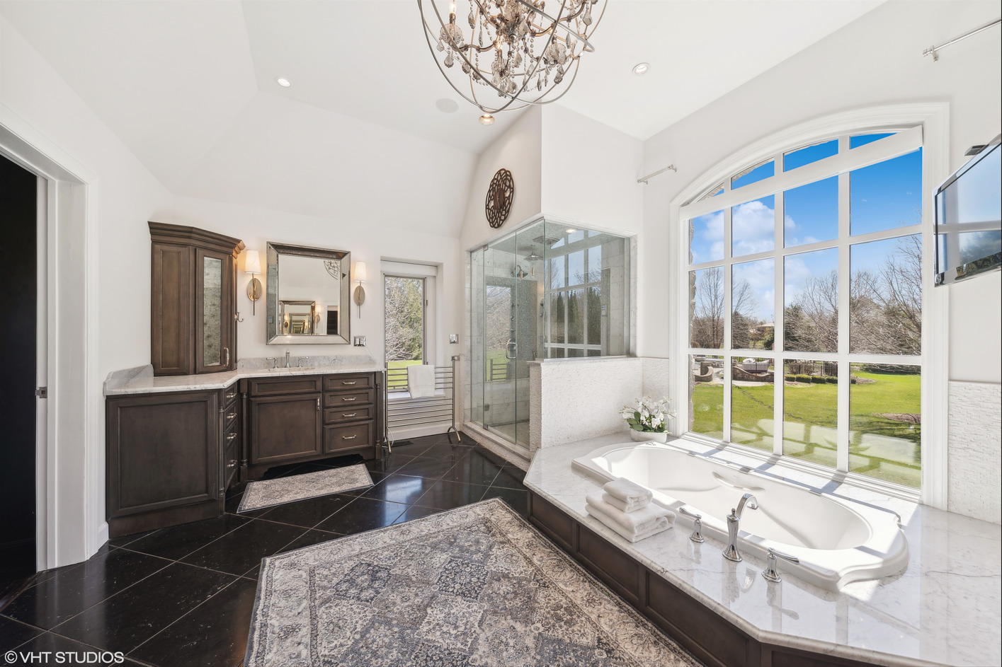 34W033 White Thorne Road, Wayne, IL 60184