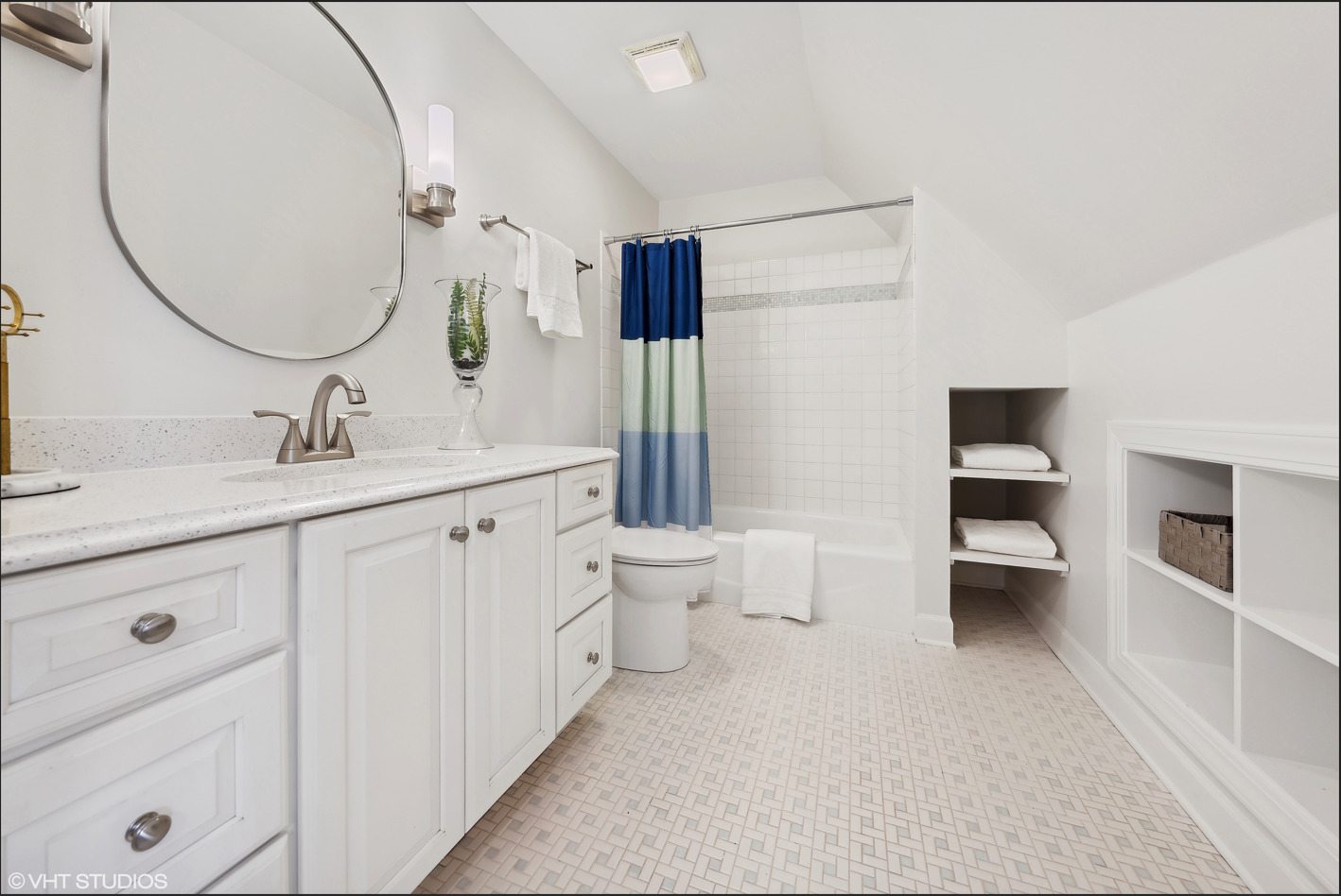 34W033 White Thorne Road, Wayne, IL 60184