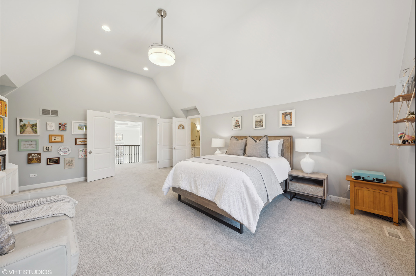 34W033 White Thorne Road, Wayne, IL 60184