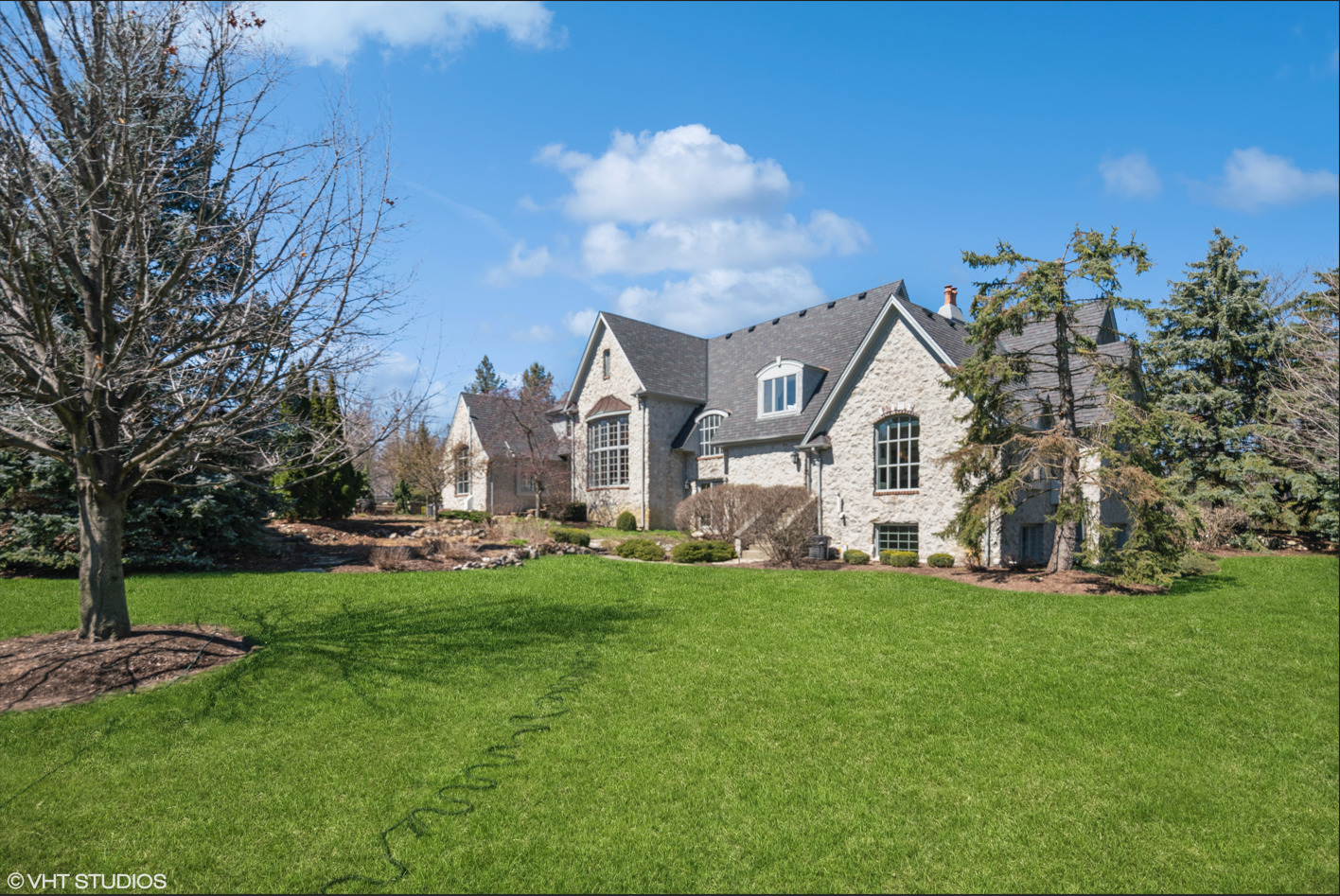 34W033 White Thorne Road, Wayne, IL 60184