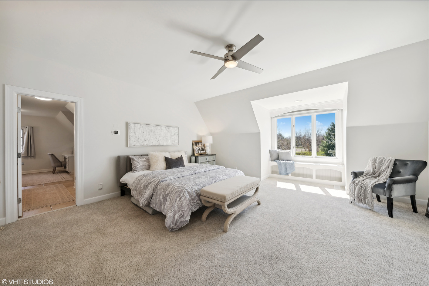 34W033 White Thorne Road, Wayne, IL 60184