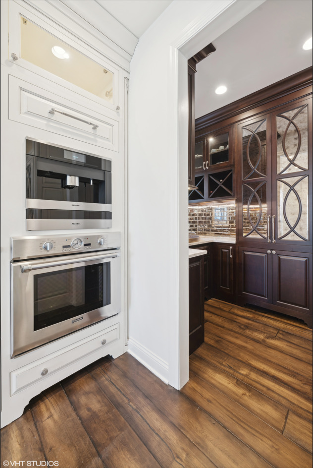 34W033 White Thorne Road, Wayne, IL 60184