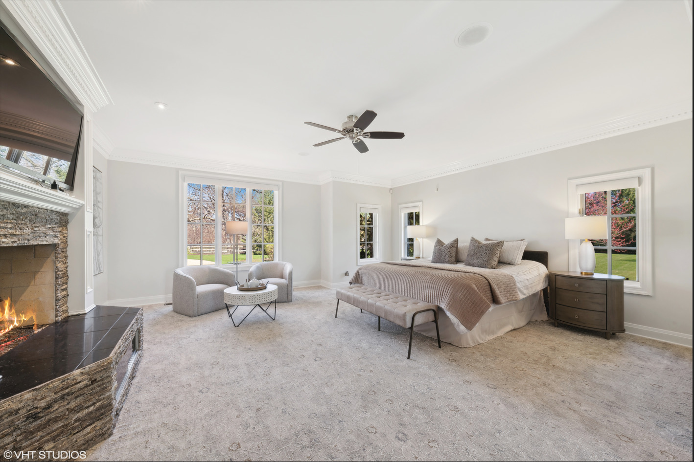 34W033 White Thorne Road, Wayne, IL 60184