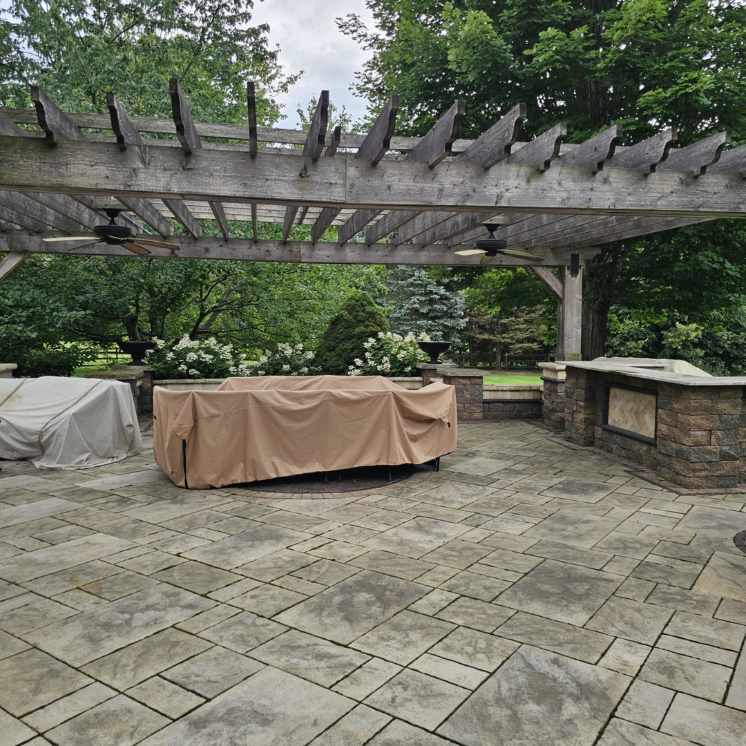 34W033 White Thorne Road, Wayne, IL 60184