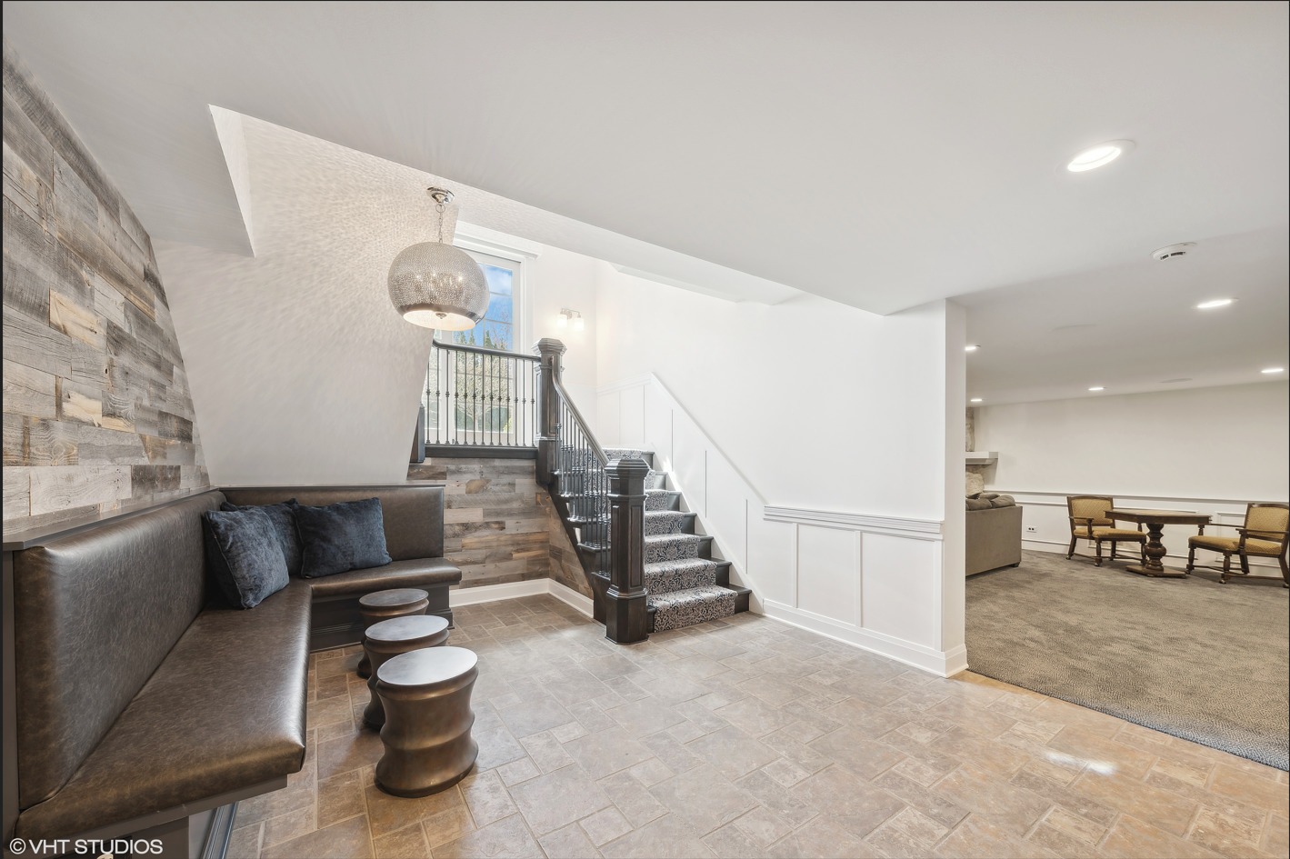 34W033 White Thorne Road, Wayne, IL 60184