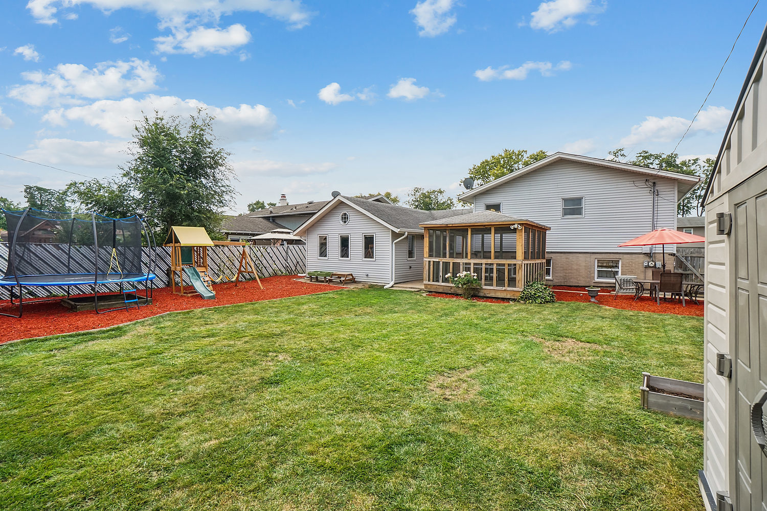 15143 Geoffrey Road, Oak Forest, IL 60452