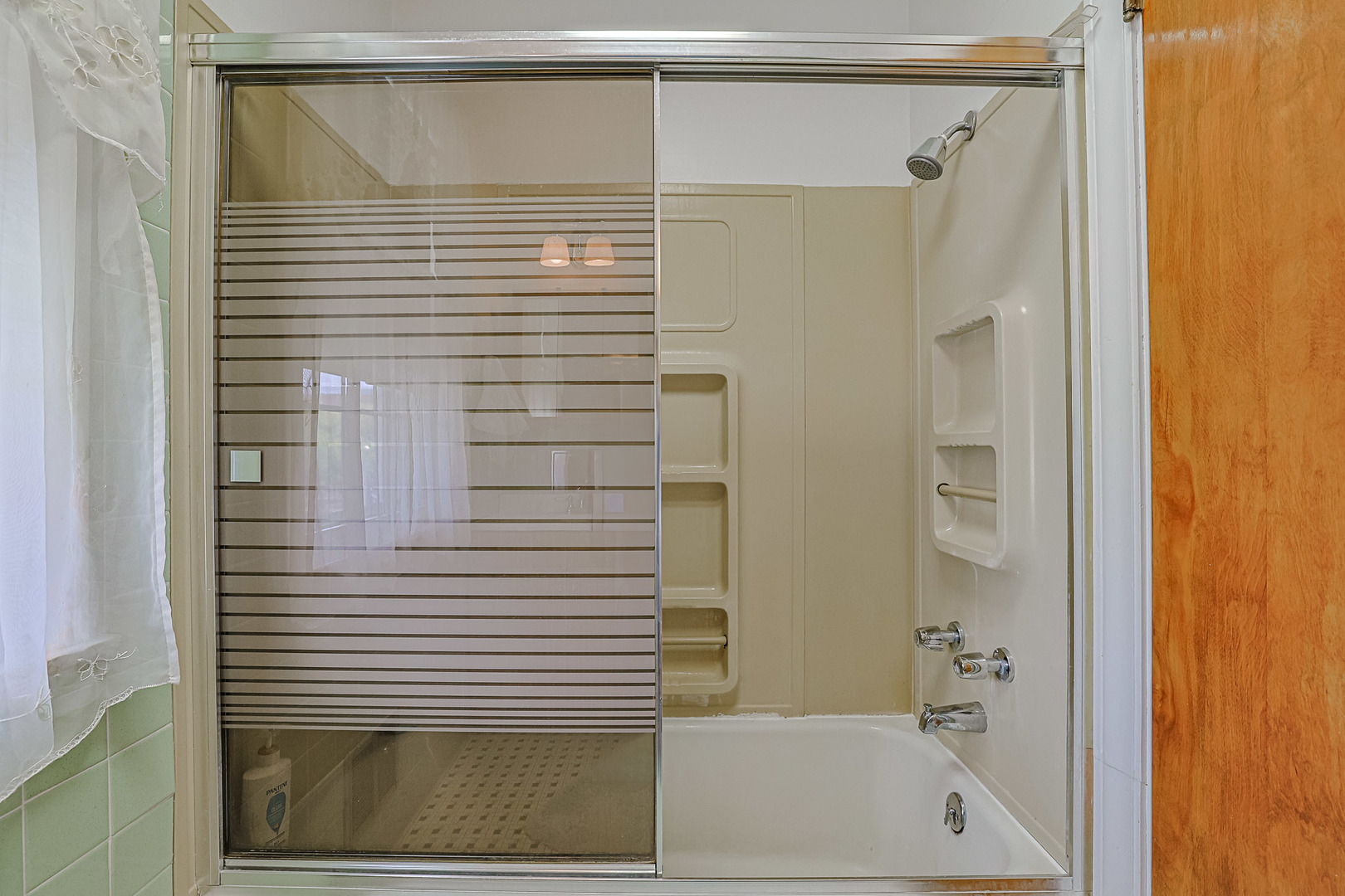 5245 N Rutherford Avenue, Chicago, IL 60656