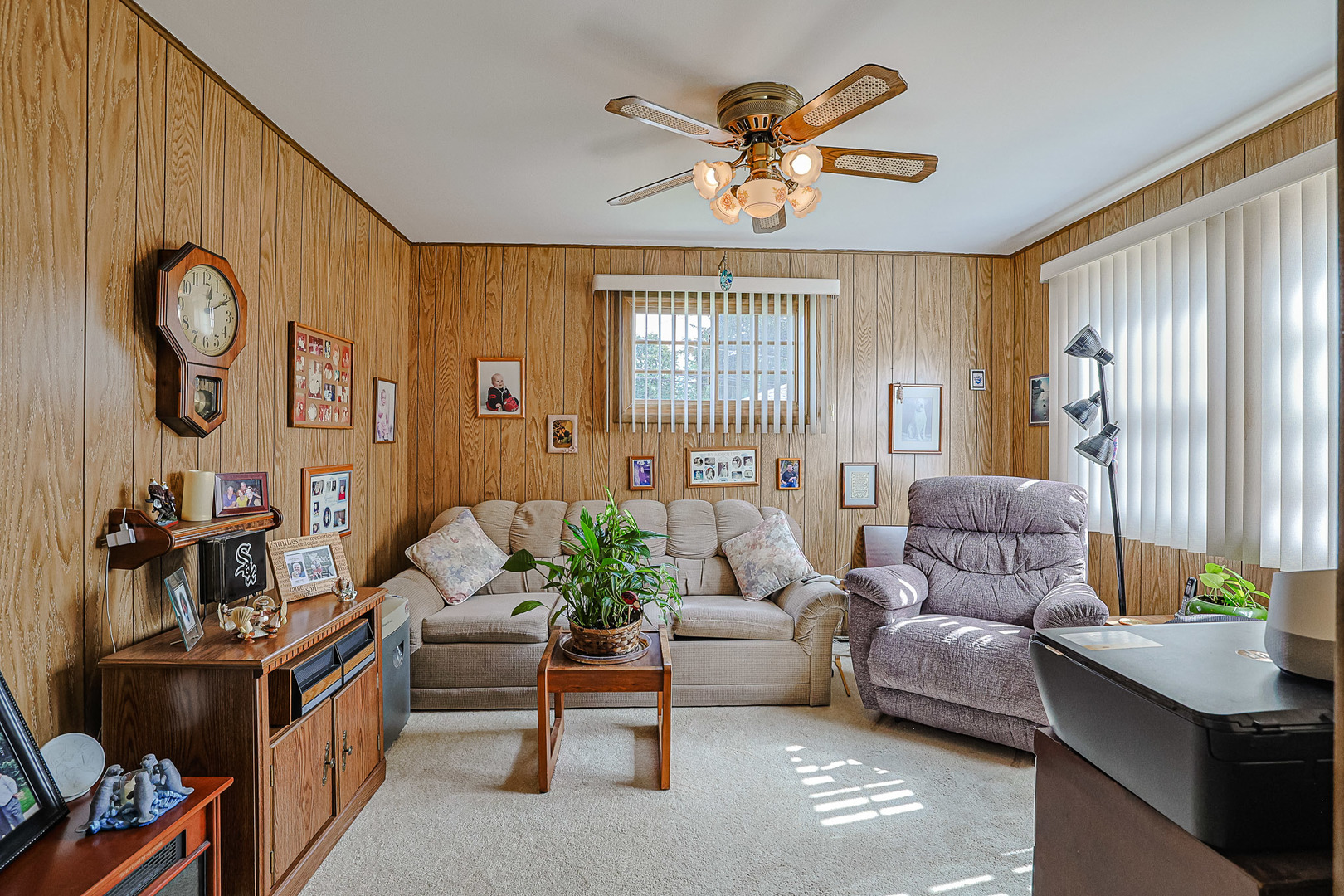 5245 N Rutherford Avenue, Chicago, IL 60656