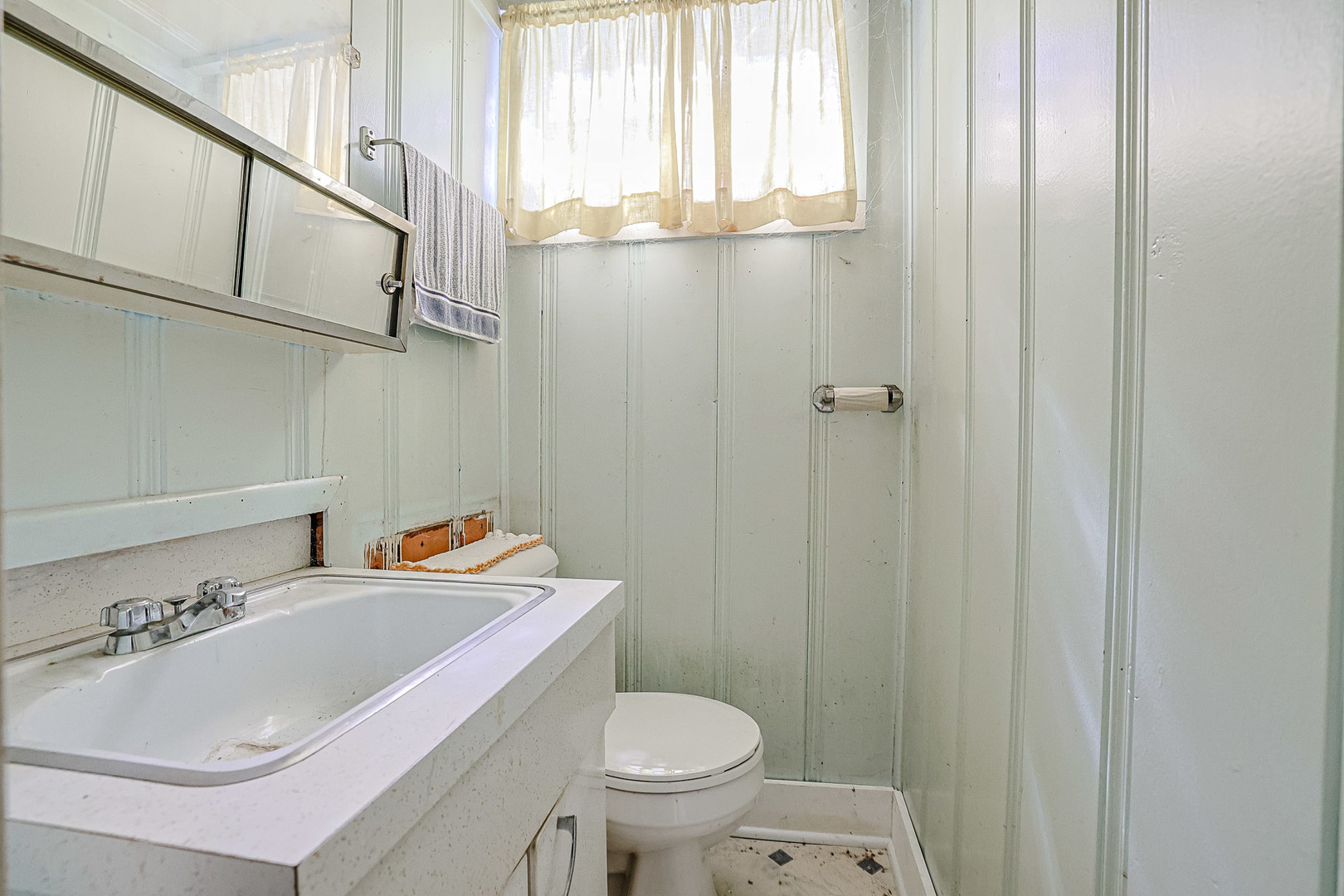 5245 N Rutherford Avenue, Chicago, IL 60656