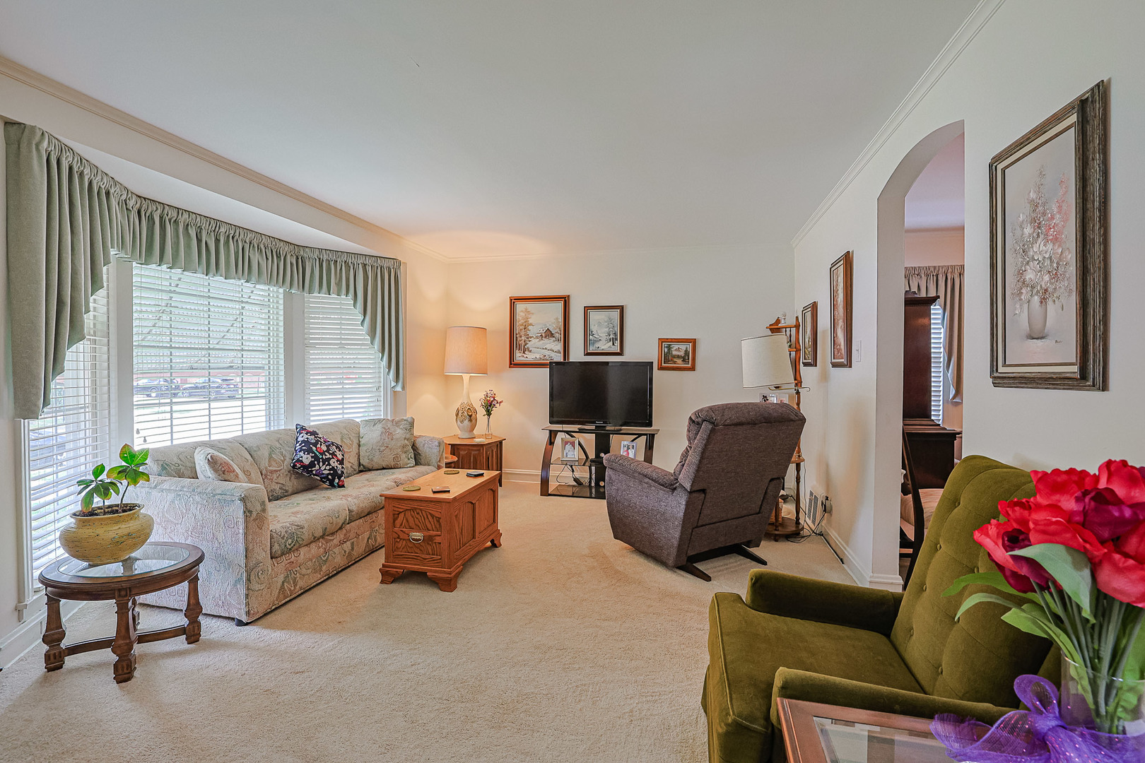 5245 N Rutherford Avenue, Chicago, IL 60656