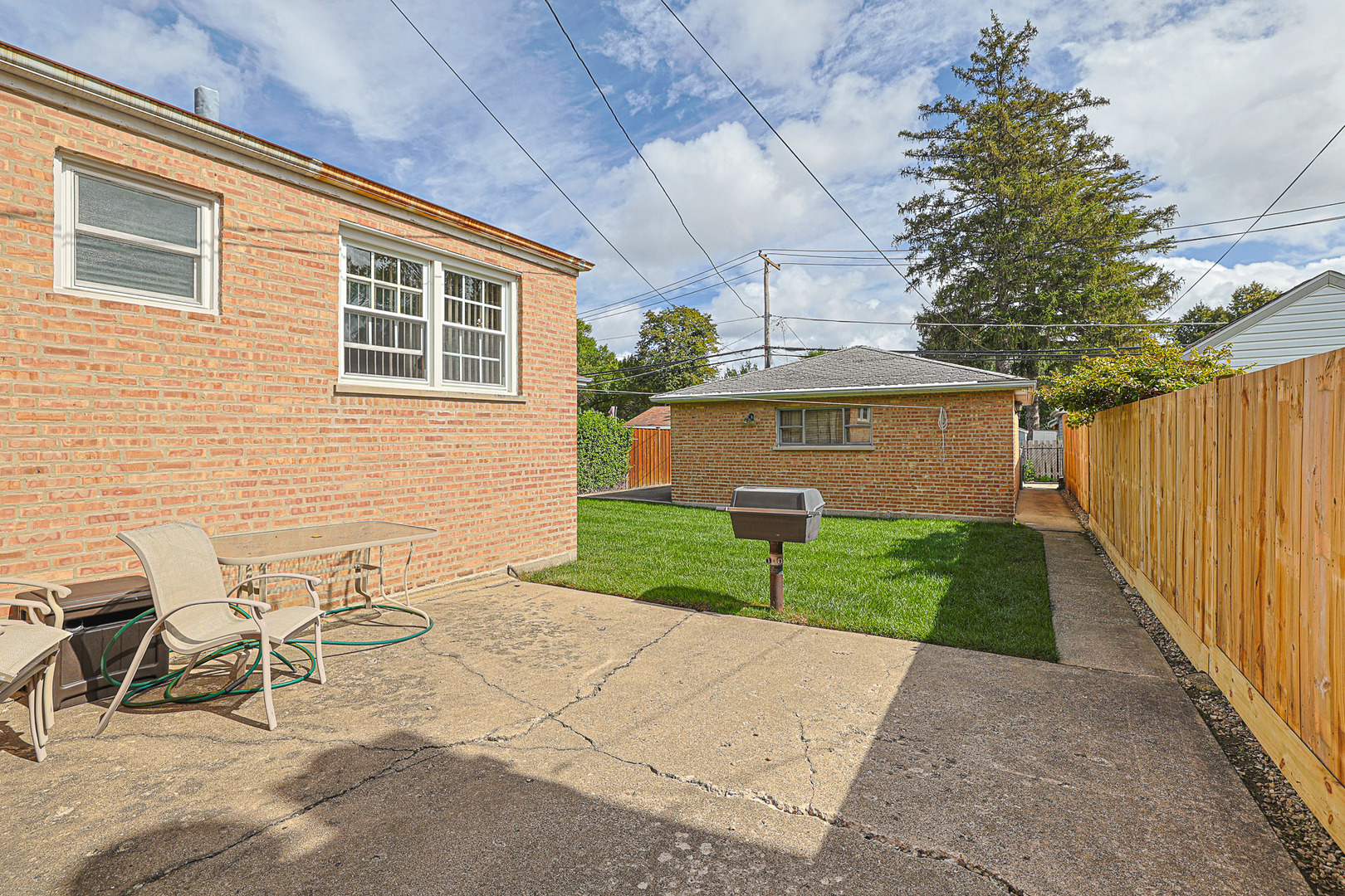 5245 N Rutherford Avenue, Chicago, IL 60656