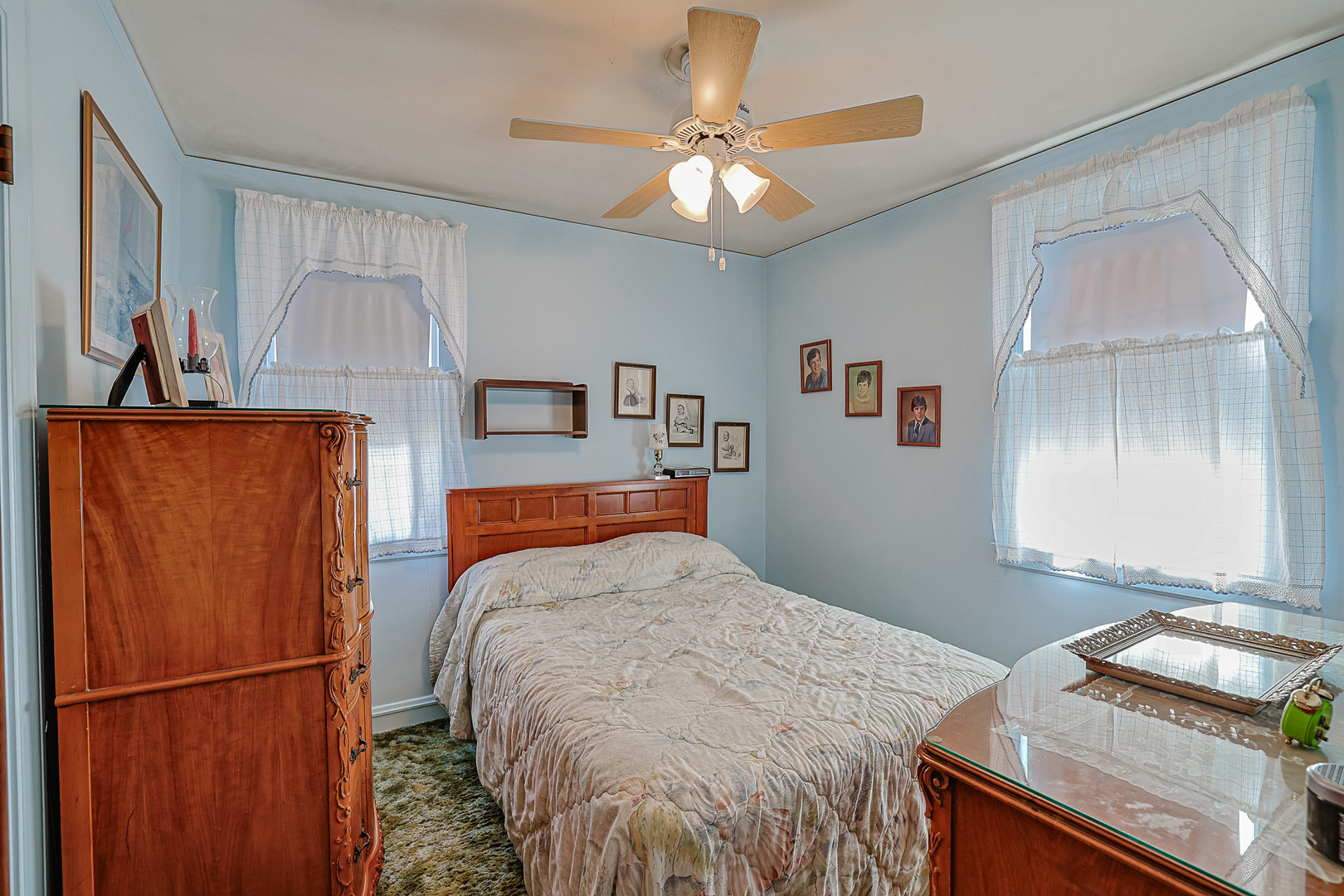 5245 N Rutherford Avenue, Chicago, IL 60656