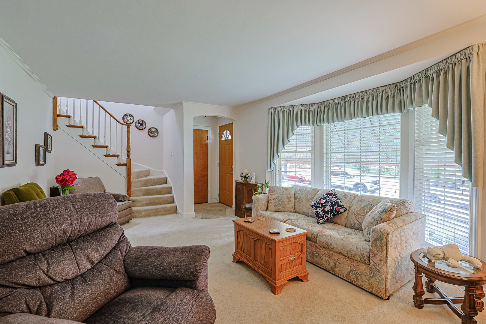 5245 N Rutherford Avenue, Chicago, IL 60656