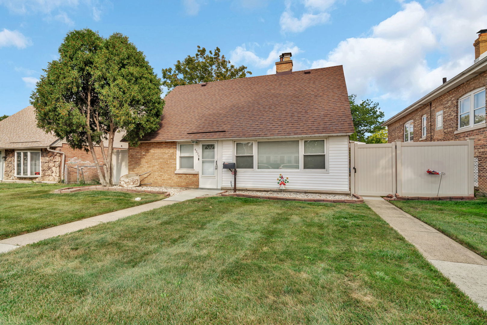 4239 Custer Avenue, Lyons, IL 60534