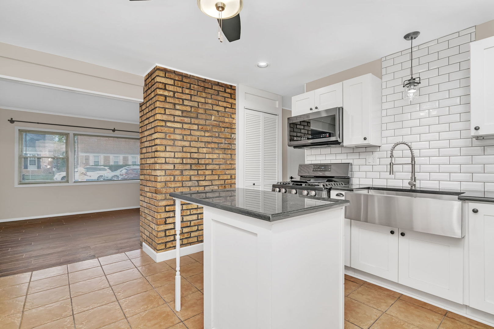 4239 Custer Avenue, Lyons, IL 60534