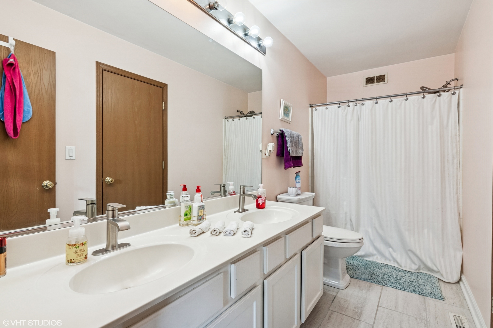 201 HIdden Creek Lane #201, North Aurora, IL 60542