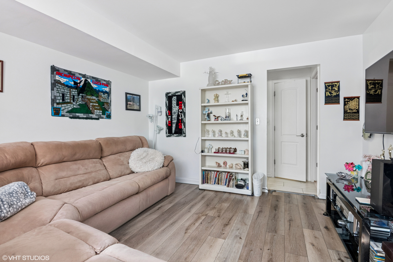 201 HIdden Creek Lane #201, North Aurora, IL 60542