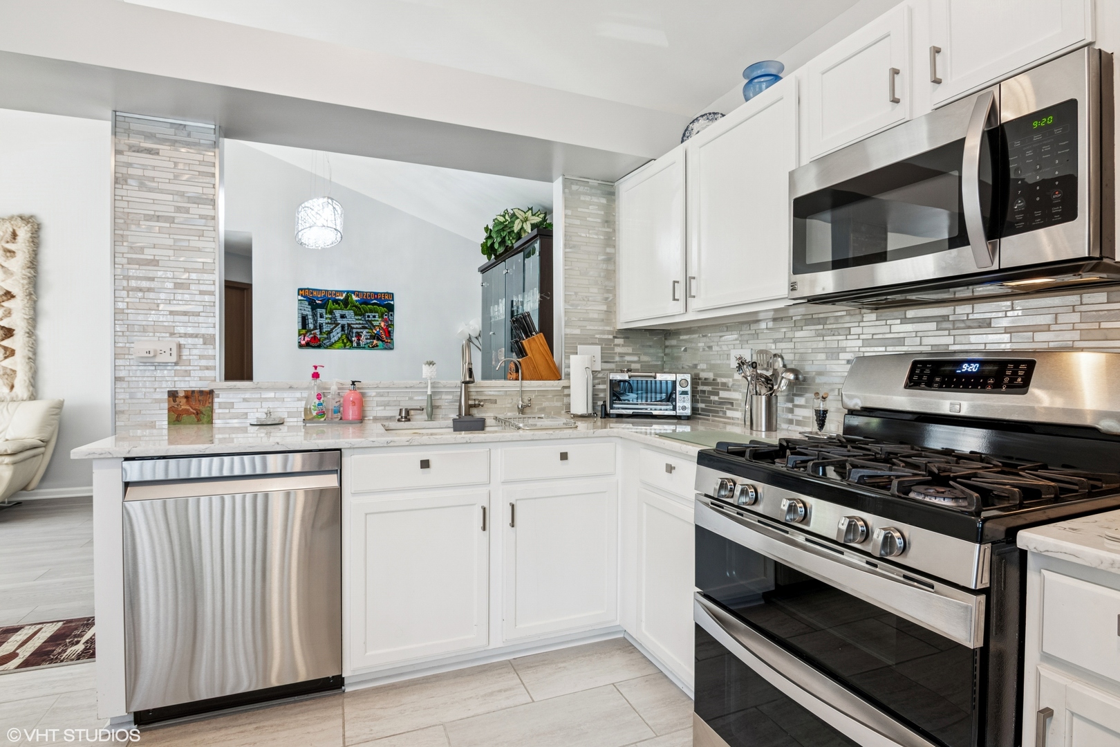 201 HIdden Creek Lane #201, North Aurora, IL 60542