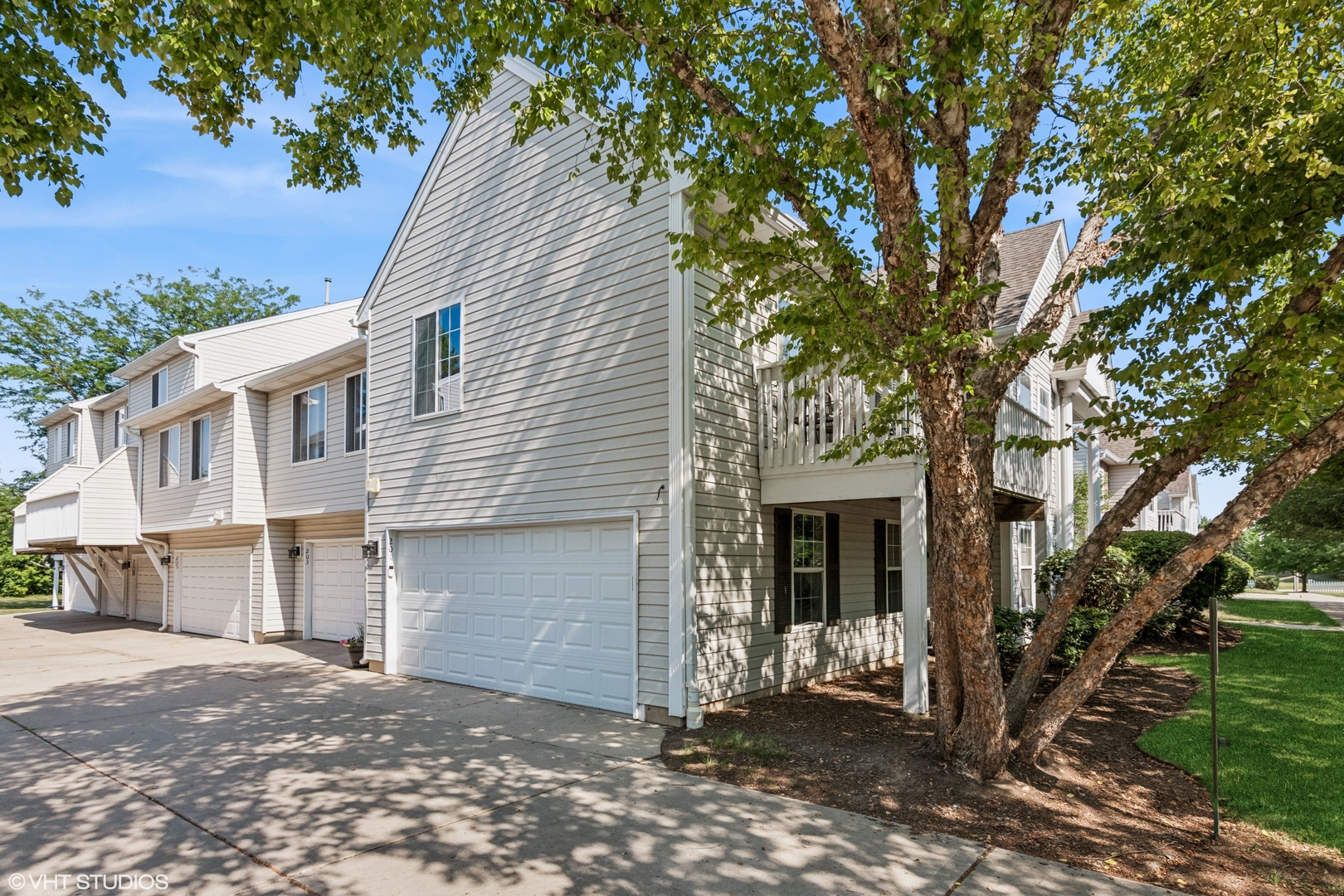 201 HIdden Creek Lane #201, North Aurora, IL 60542