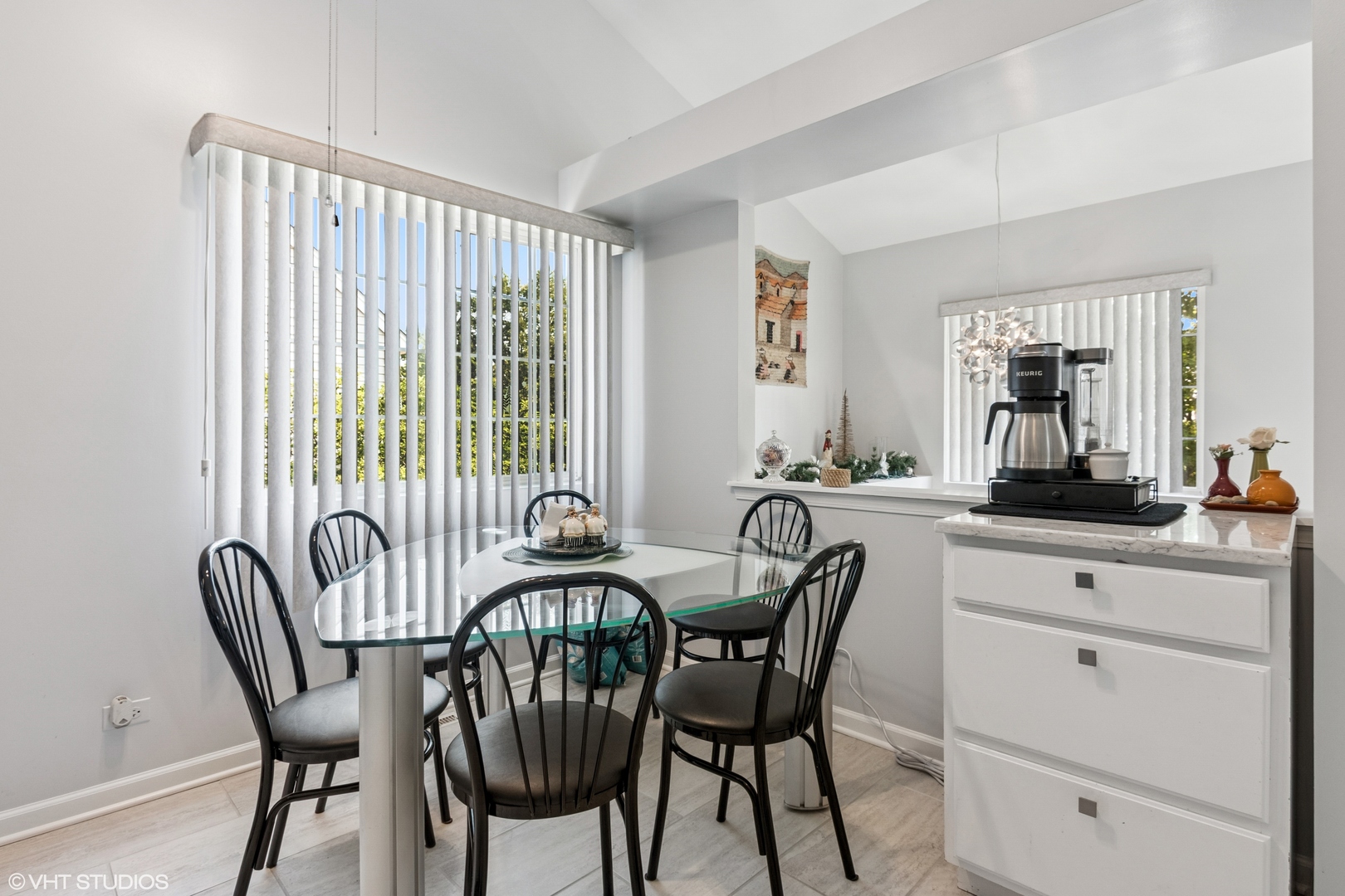 201 HIdden Creek Lane #201, North Aurora, IL 60542