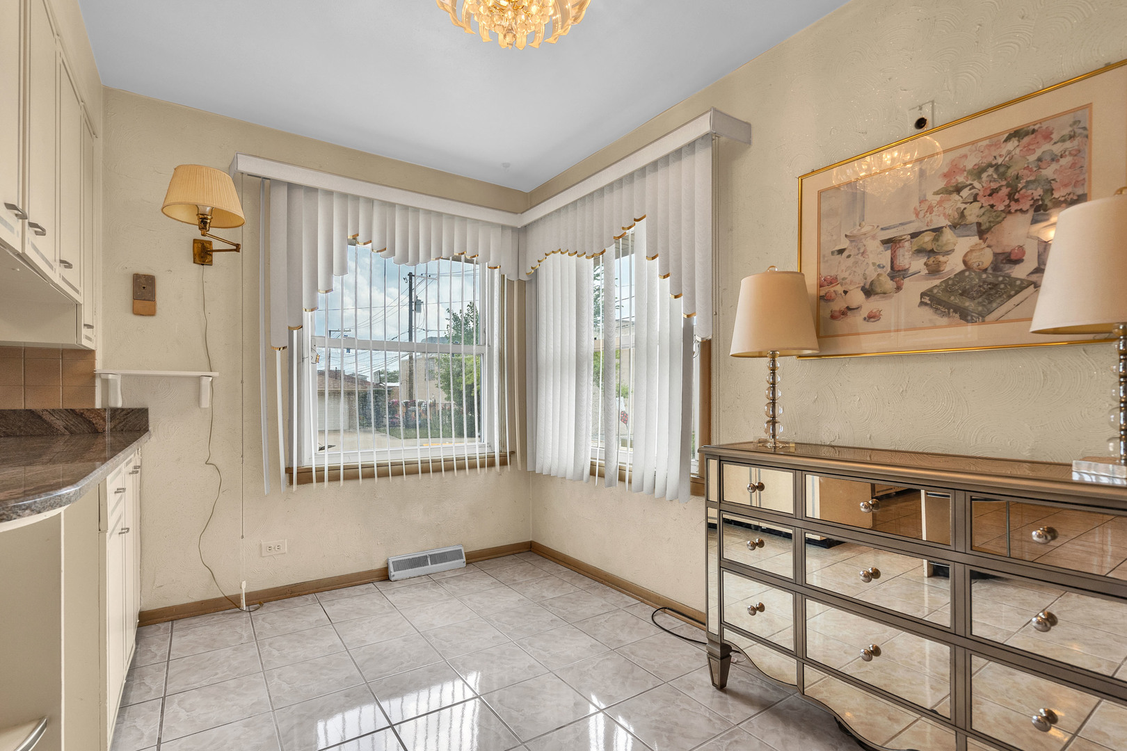 9358 S Claremont Avenue, Chicago, IL 60643