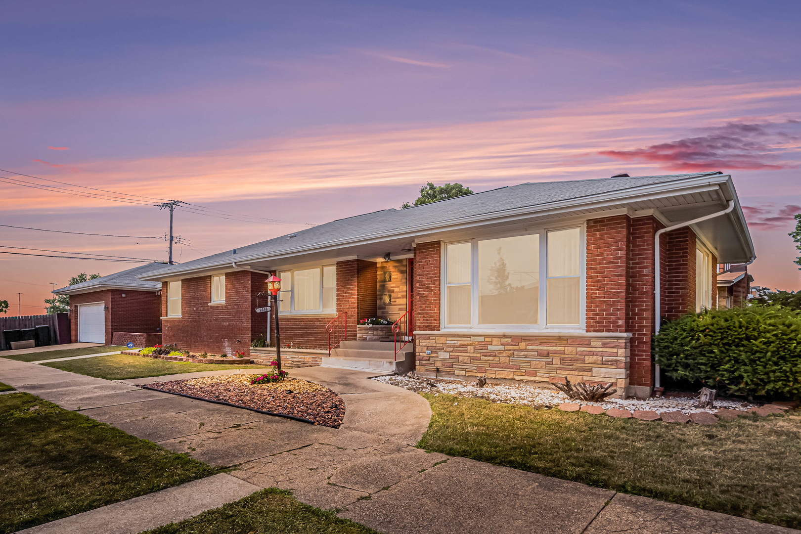 9358 S Claremont Avenue, Chicago, IL 60643