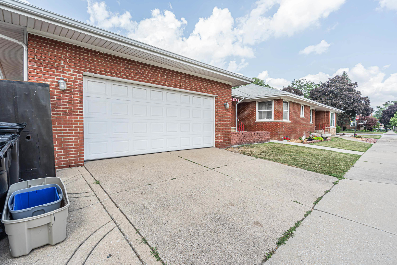 9358 S Claremont Avenue, Chicago, IL 60643