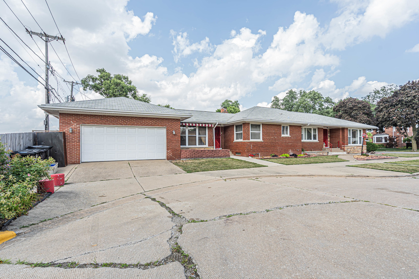 9358 S Claremont Avenue, Chicago, IL 60643