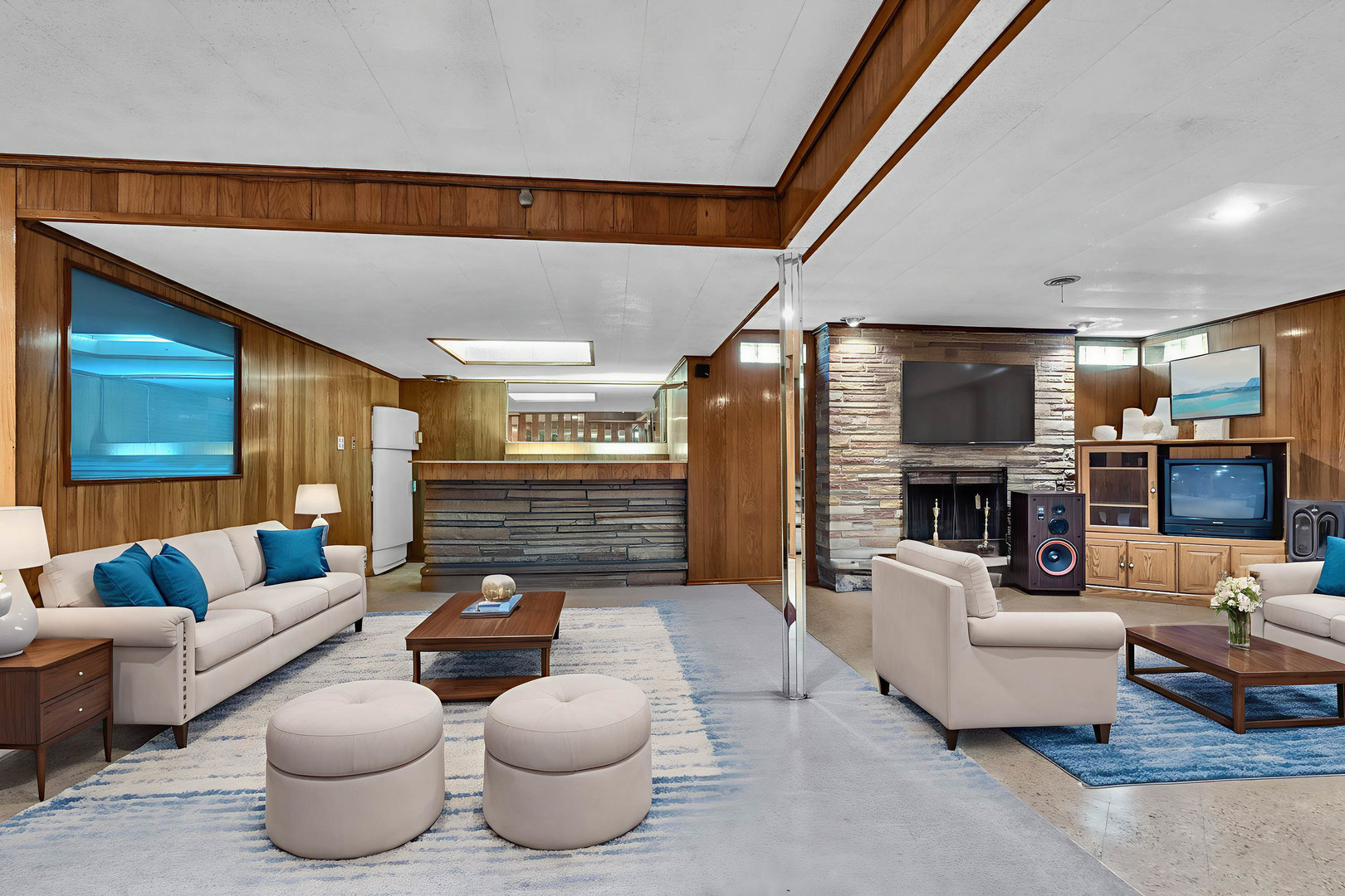 9358 S Claremont Avenue, Chicago, IL 60643