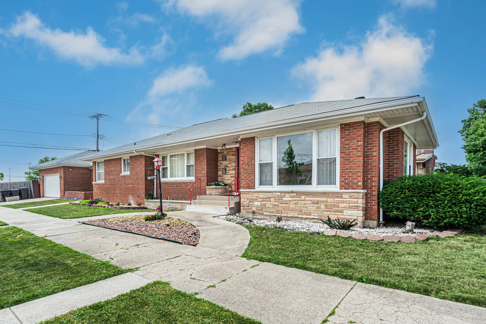 9358 S Claremont Avenue, Chicago, IL 60643